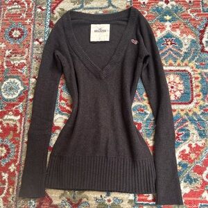Y2K 2000s vintage Hollister Women's V-Neck Rib Hem Sweater - Brown
